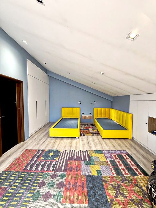 Квартира с современным ремонтом в таунхаусе