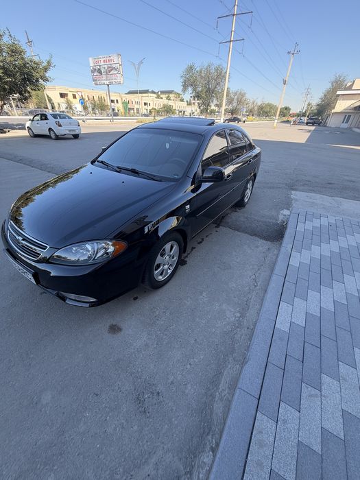 Jentra qora polni radnoy