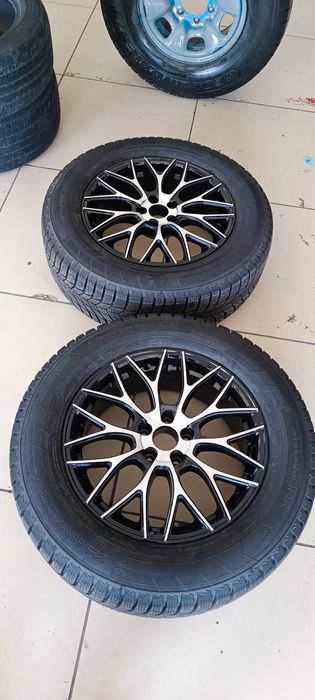 Продам комплект колес 225/65/17,  Triangle PL02