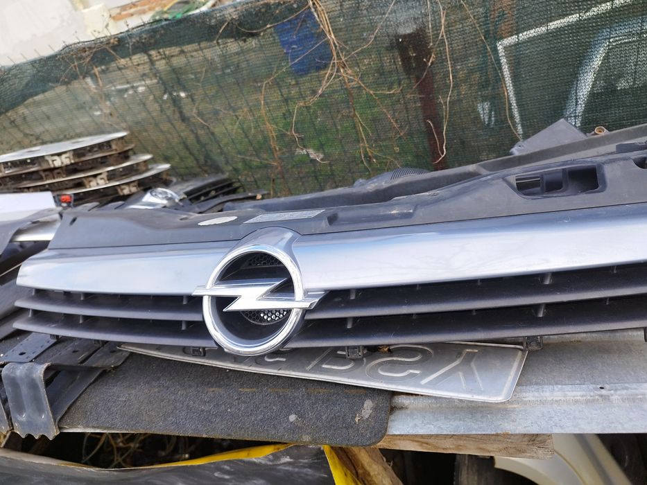 Grila capota Opel Astra H nfl