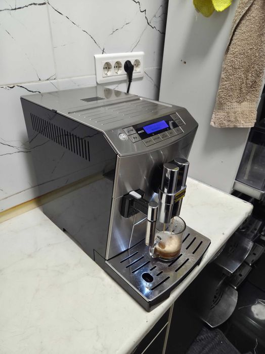 Espressor Automat DeLonghi PrimaDonna S ECAM 26.455 Aparat Cafea Boabe