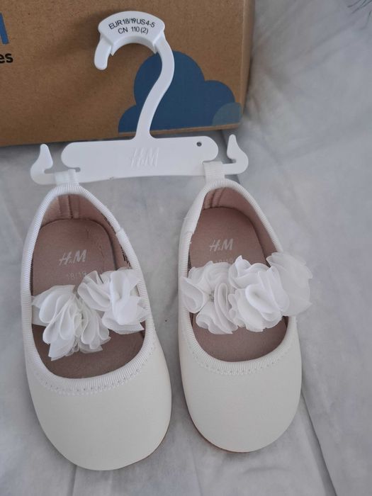 Чисто нови обувчици ХМ, размер 18-19