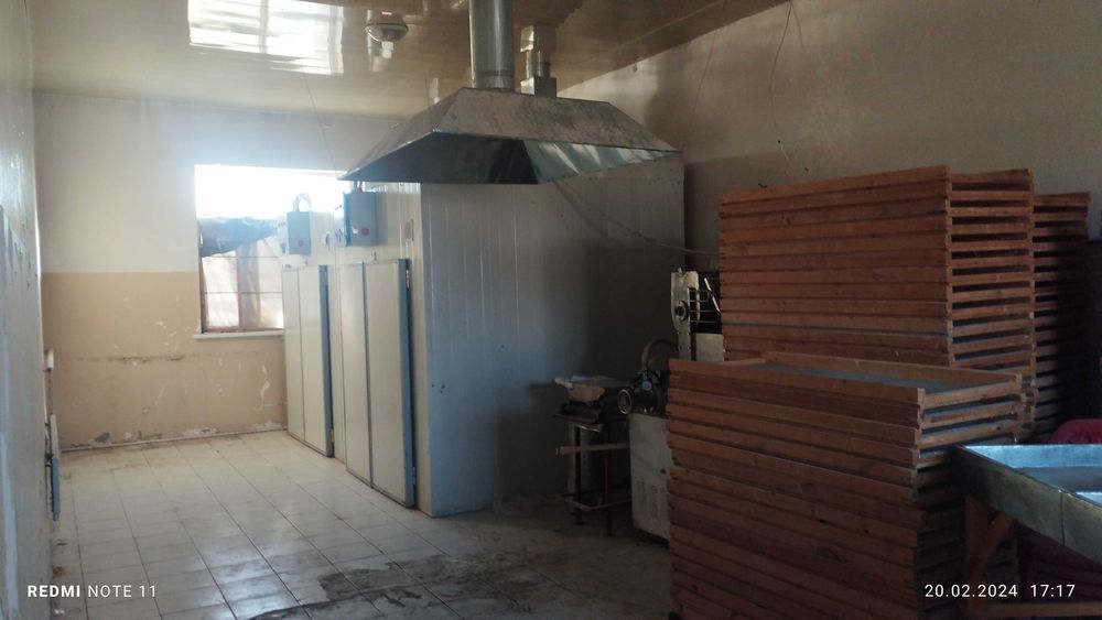 Qurilishi tugallanmagan Makaron va qandolat ishlab chiqarish binosi