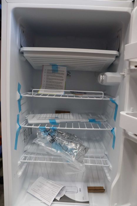 Хладилник Comfee RCD93WH2(E) 93L 86см Лек транспортен дефект