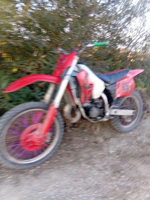 Se vinde honda cr 125cc 2t defect