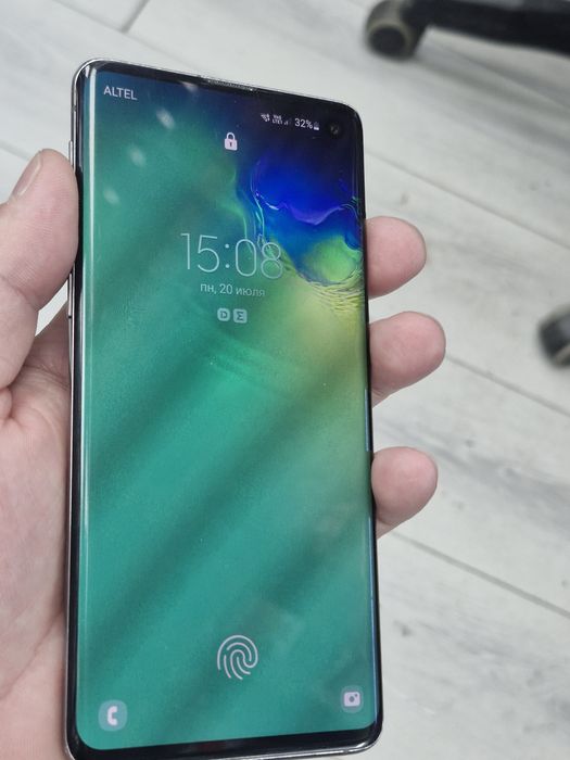 Самсунг s10 ,128 g
