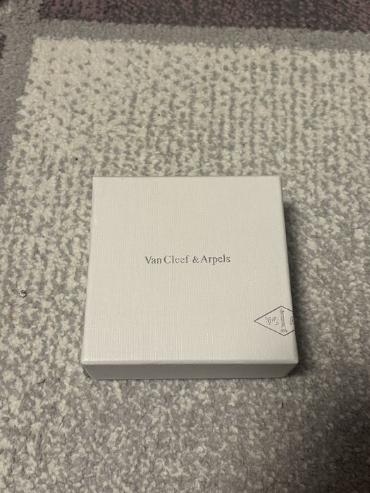 Van Cleef & Arpels гривна