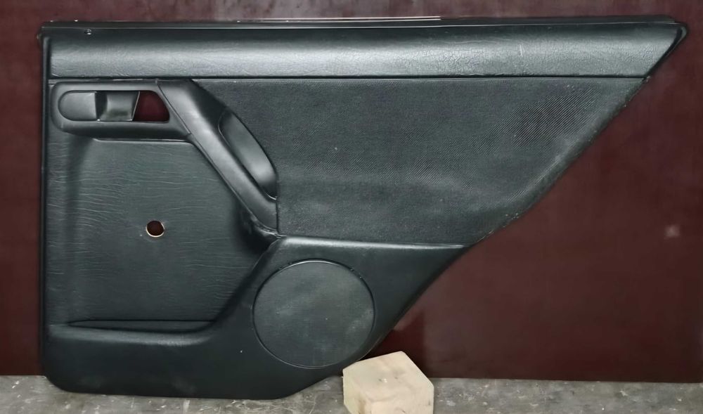 TitanAuto Volkswagen Golf 3 дверные карты