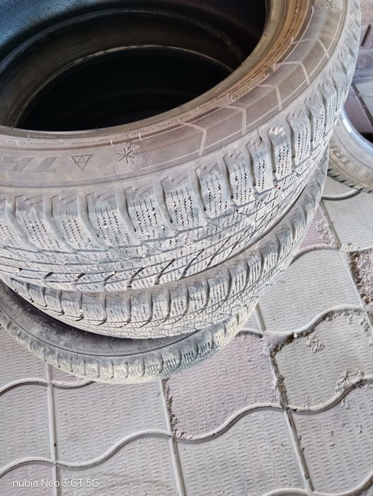 Продам шины 215/55R17