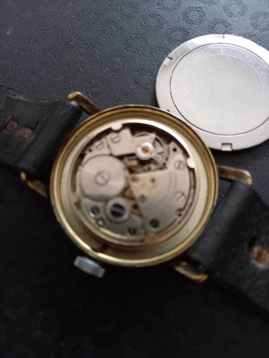 Ceas Baume plat mecanic 21 jewels Swiss made nefunctional reparabil