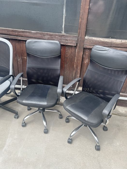 Scaun de birou, folosit, la alegere dintre cele disponibile, doar ridicate personala