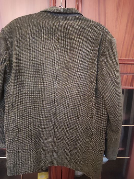 Продается мужской пиджак и безрукавка.