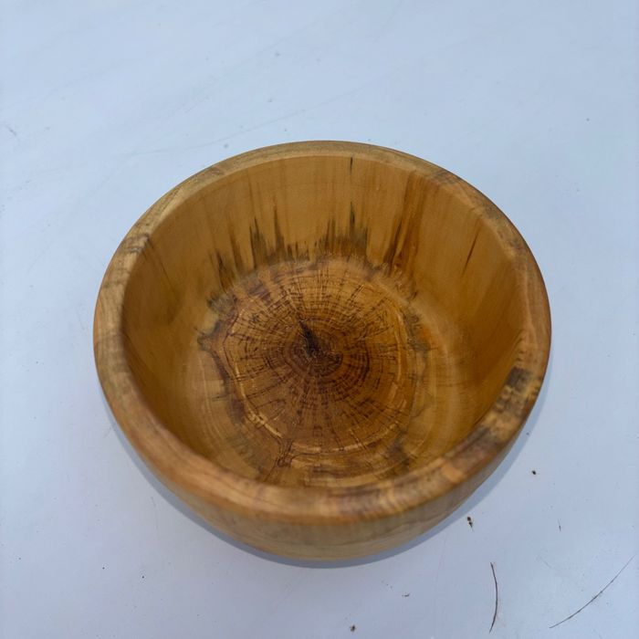 Cutie din lemn de salcie, cu capac Dimensiuni interior 6x11cm Finisat cu ulei mineral și ceara de albine și carnauba