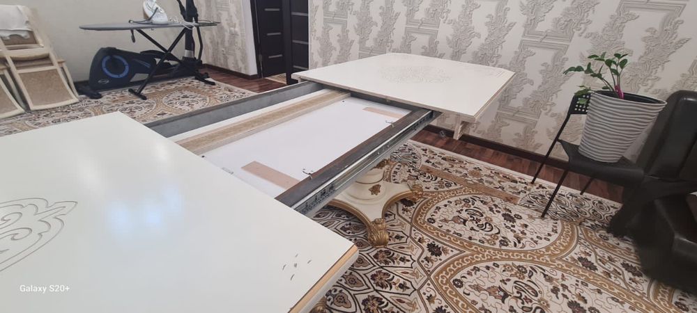 Продам БУ стол, в отличном состоянии