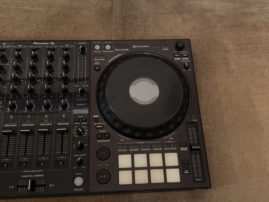 DJ пулт/контролер Pioneer DDJ 1000 с чанта