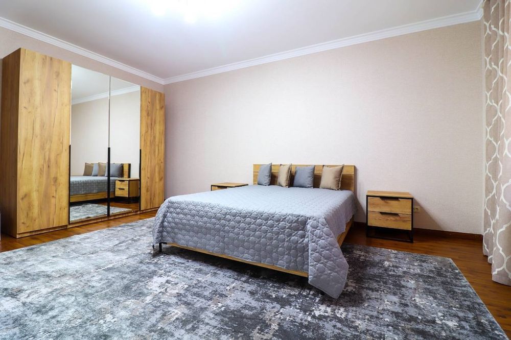 Продается 3х ком квартира, ориентир: Парк Бабура, 145м²