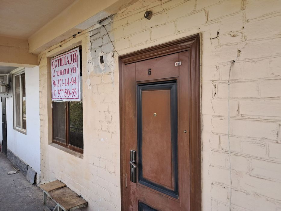 Zarafshon shahridagi 3-mikrorayon 8-uy 15-xonadon srochna sotiladi