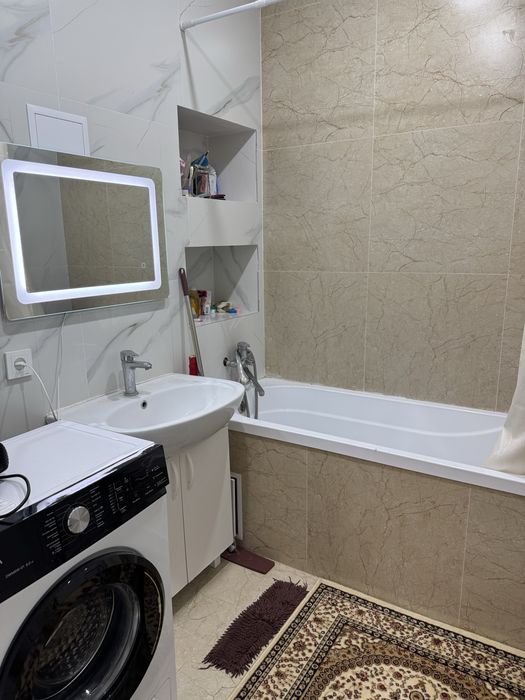 Екі комнаталы пәтердің бір бөлмесіне 1 қыз аламын.