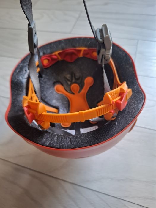 Cască copii PETZL Picchu (Alpinism / Bicicletă)mărime 48-54 cm,ca nouă