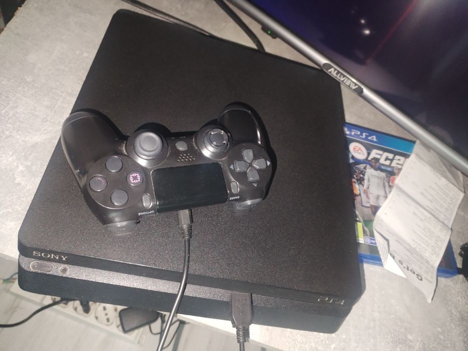 Ps4 1 Terra plus jocuri 0728494104 se vinde urgent