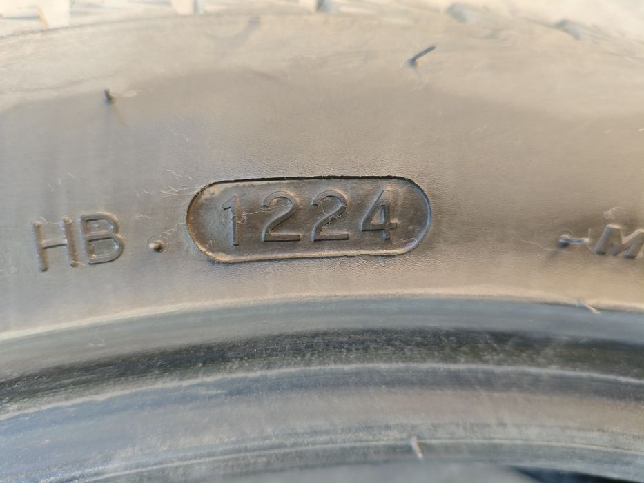 Продам шины лепучку Hankook Winter i*cept IZ