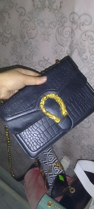 Продам женскую  сумку  по 5000