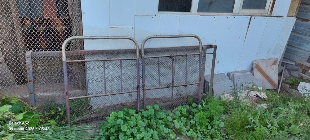 Кровать металлический