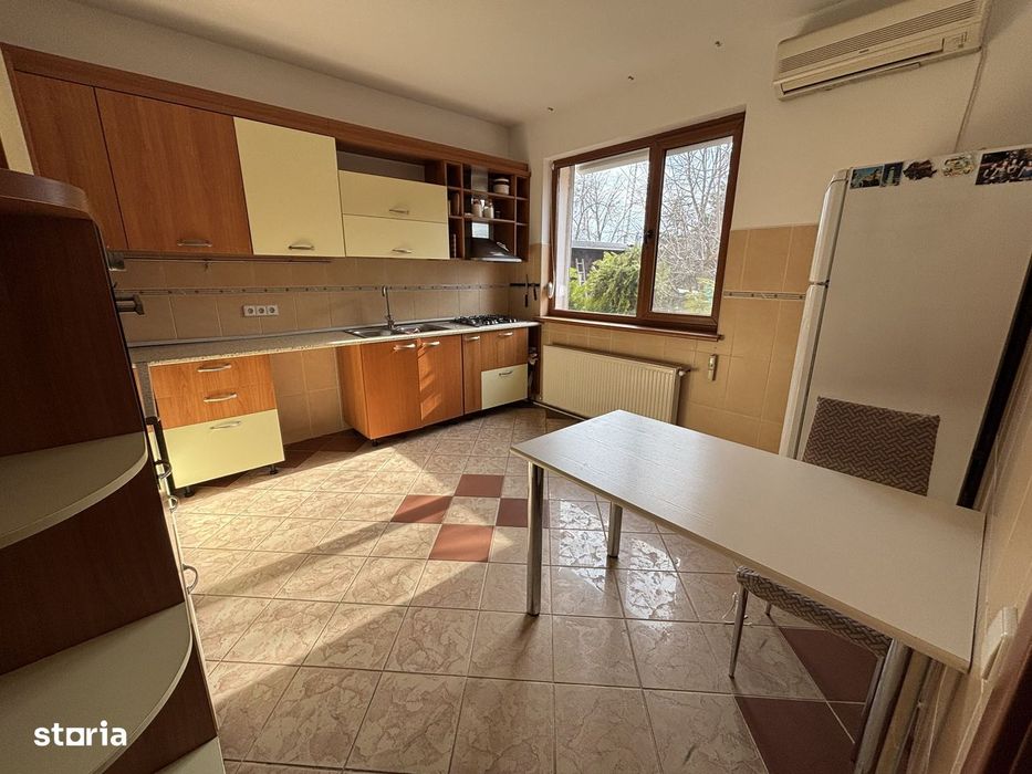 Vila de vanzare Snagov 100m de padure