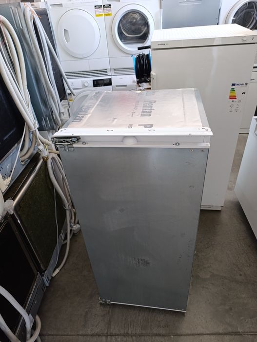 Хладилник за вграждане BOSCH