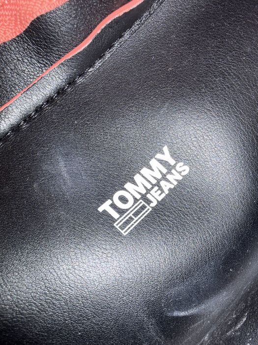 Tommy Jeans- оригинална чанта с презрамки