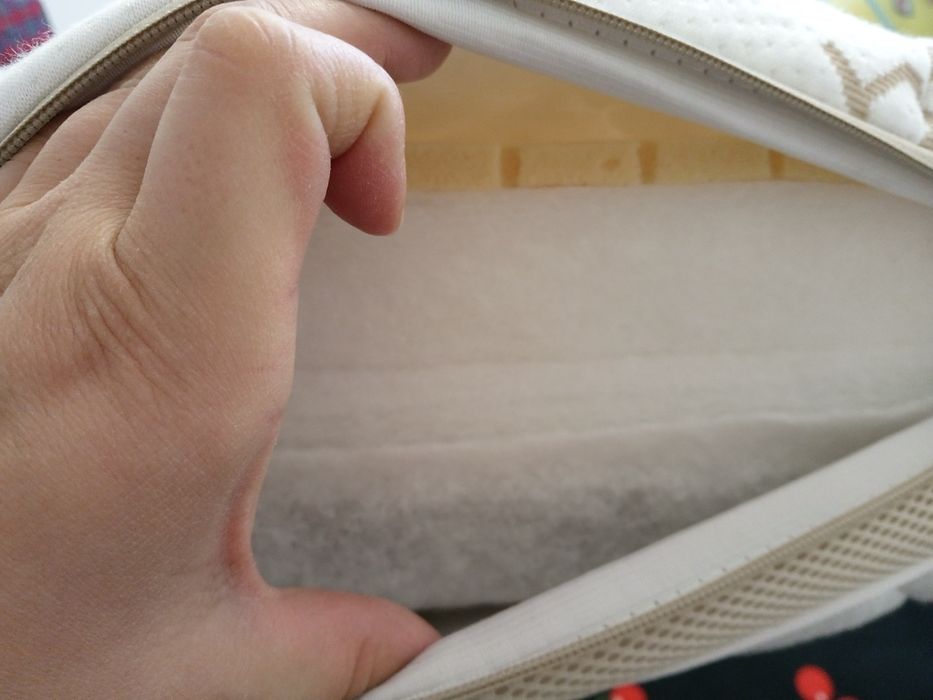 Детская кроватка с матрасом