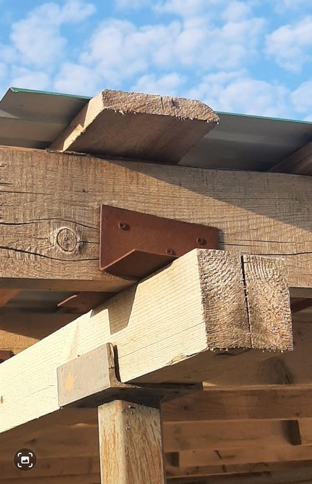 Продам крепежной уголок ( уголки)