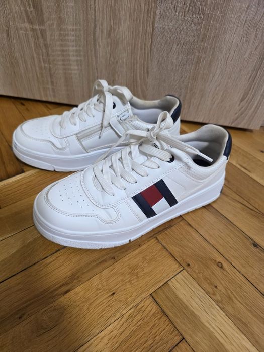 Спортни обувки Tommy Hilfiger 39 номер