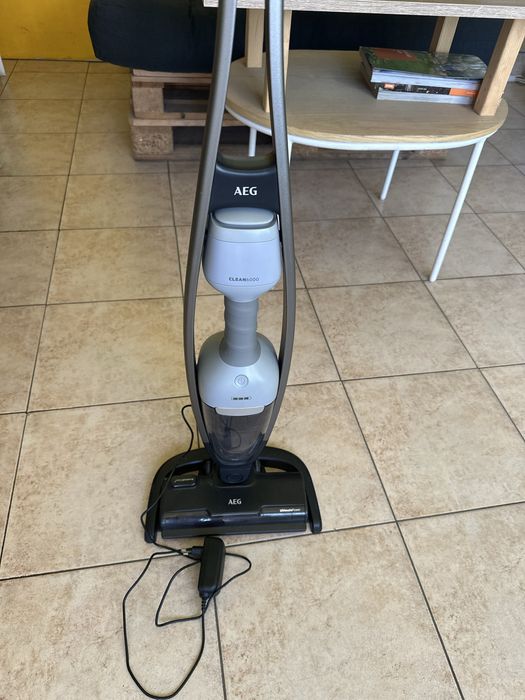 Вертикална праахосмукачка AEG в гаранция