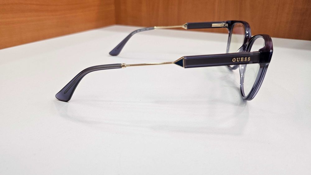 Рамка за очила Guess