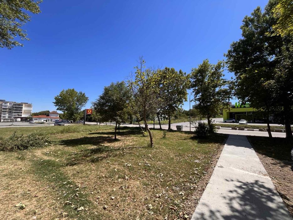 Продава се Магазин в Козлодуй - 275 кв.м за 1419 €/кв.м - Снимка #2