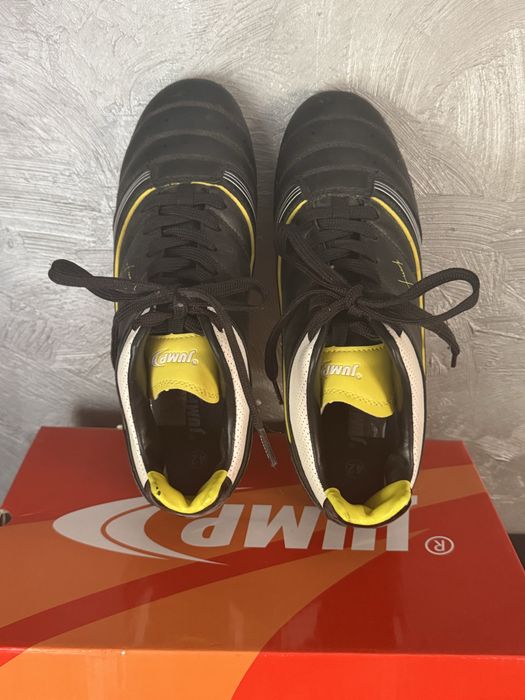 Бутонки за фурбол Jump Нови**размер 42