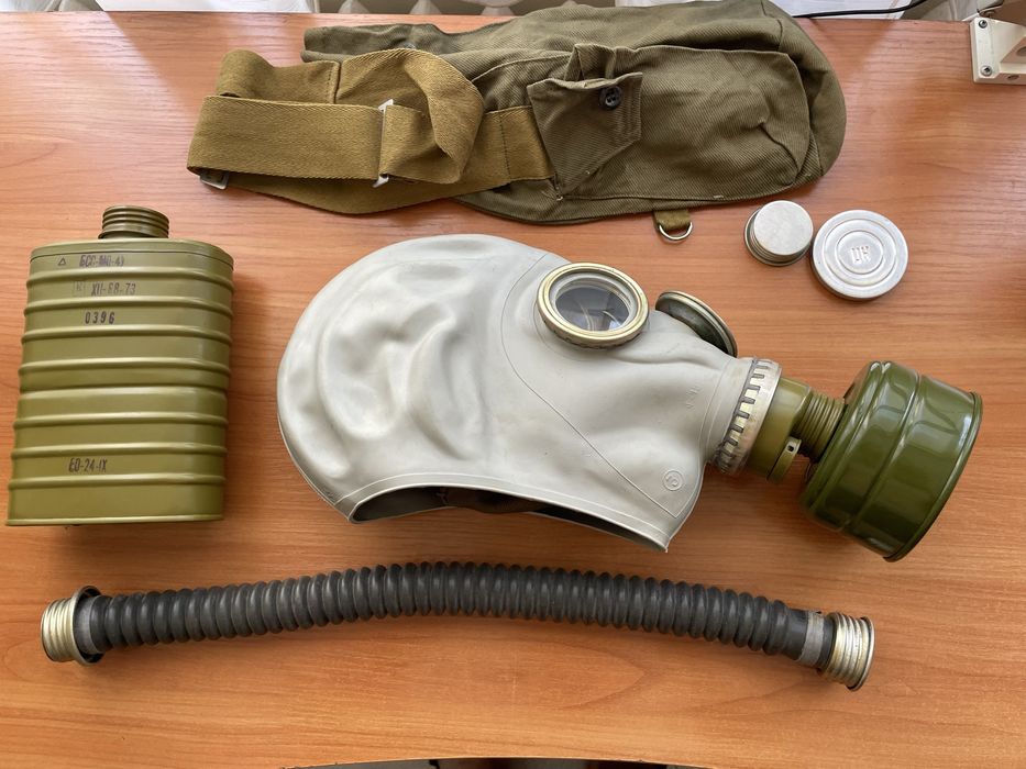 Рядък български противогаз ШМ-41М, пълен комплект