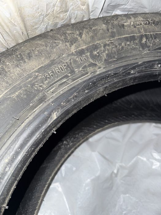 Продам комплект Зимних шин Triangle 235/60R17