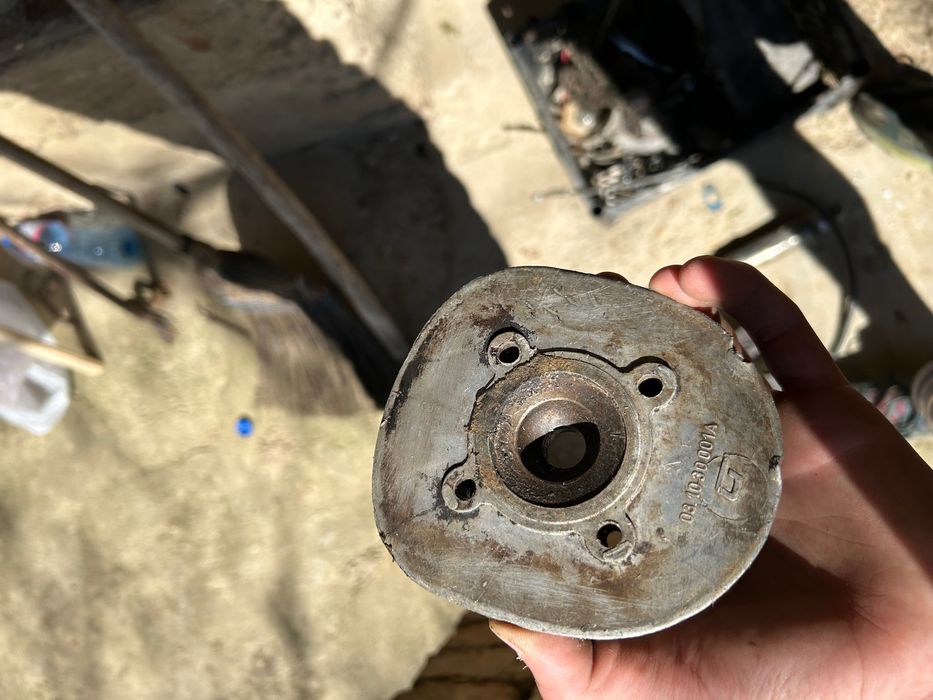 Продавам два мотора Балкан 50