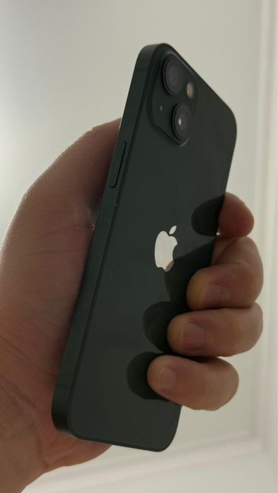 Продам Iphone 13