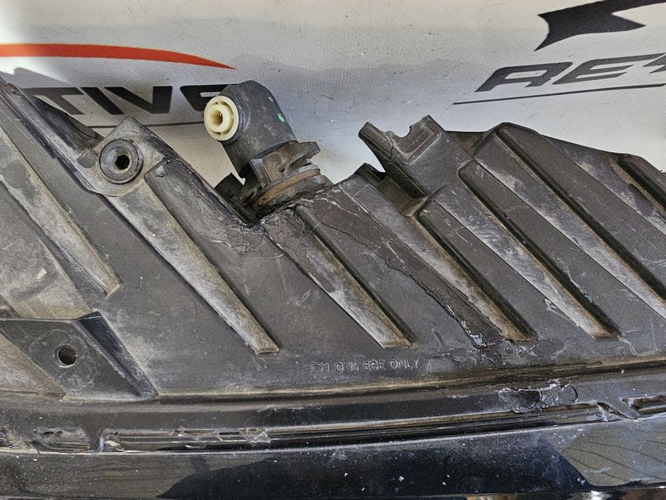 Far dreapta led Tesla Model X dupa 2015