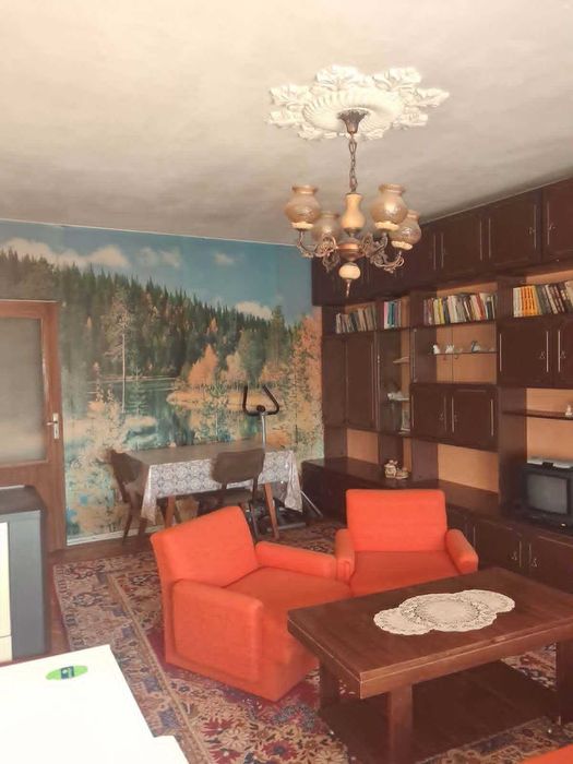 Продавам Етаж от къща в гр. Полски Тръмбеш