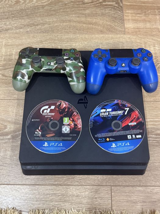 Playstation 4 slim 2 джойстика 2 диска