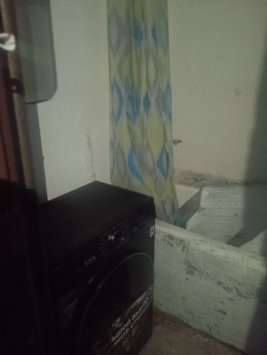 Ижарага Юнусабад 12 кварталда 1'2 хона ижарага берилади.