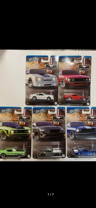 Hot wheels mustang сет