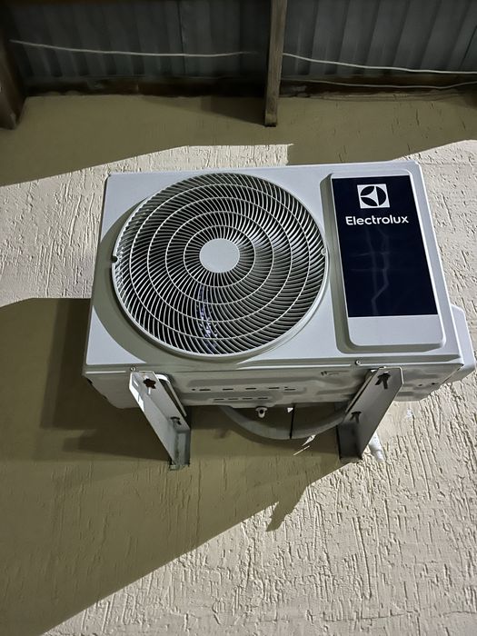 Продам сплит-систему ElectroLux 24размер цена 250000тг