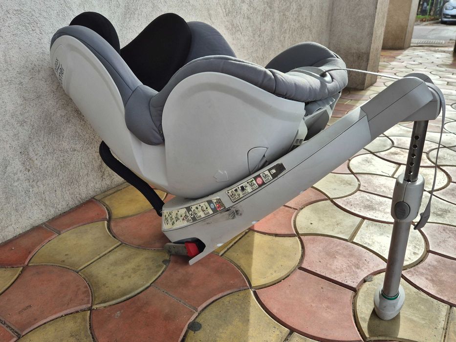 Scaun auto BRITAX ROMER Dualfix M i-Size 0-18 Kg prindere Isofix