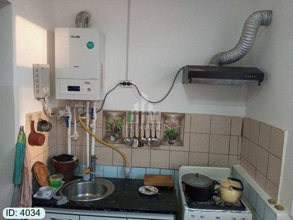 sharq 1 16 maktab tomonda  4 xonalik uy sotiladi №4034