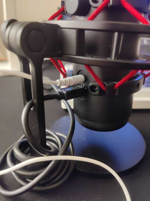 Микрофон HyperX QuadCast